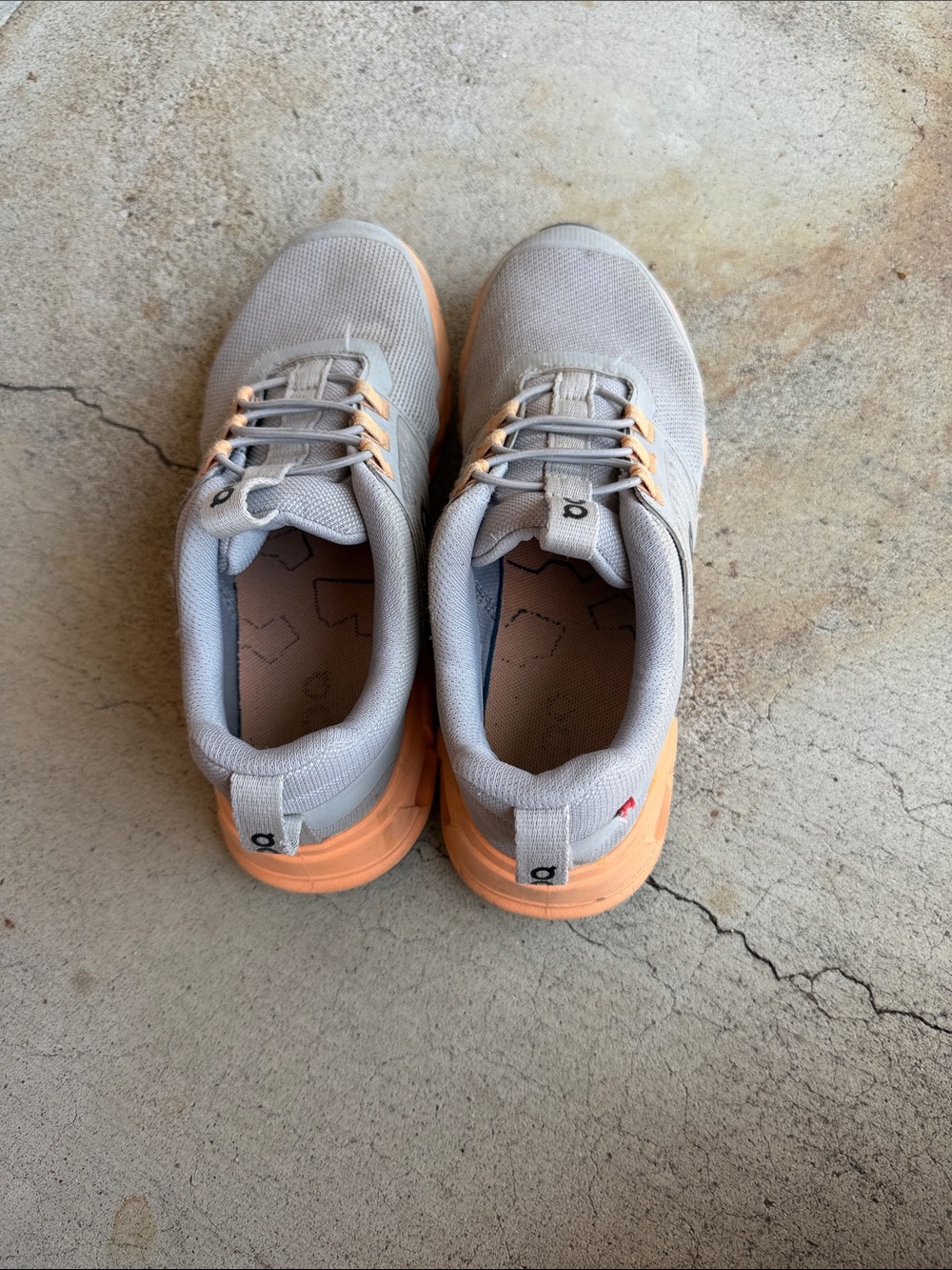 On cloud kids Athletic Shoes in Gray and Peach - Picture 3 of 5